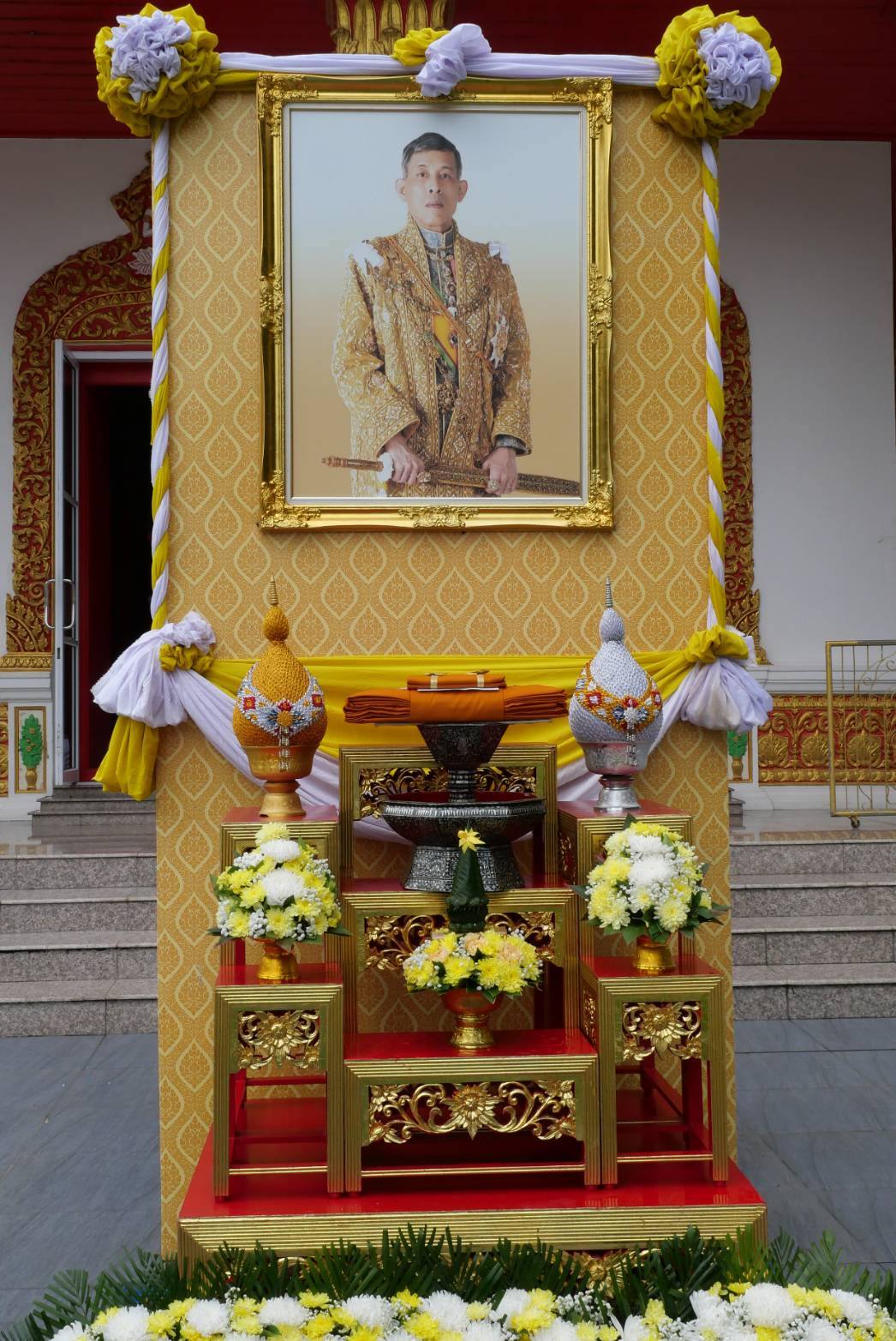 ศพช.อุบลราชธานี ร่วมพิธีถวายผ้าพระกฐินพระราชทาน กรมการพัฒนาชุมชน ประจำปี พ.ศ. 2568 