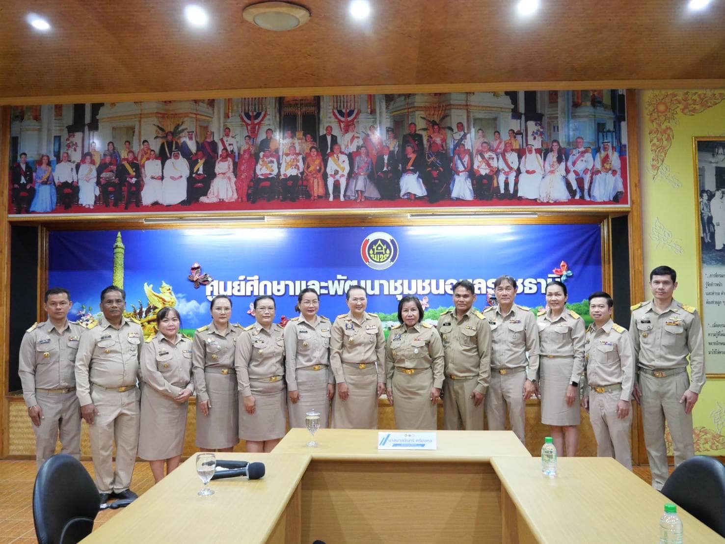 นางนวลจันทร์ ศรีมงคล ผู้ตรวจราชการกรม ปฏิบัติหน้าที่ผู้อำนวยการศูนย์ศึกษาและพัฒนาชุมชนอุบลราชธานี รับรายงานตัวและมอบนโยบายการปฏิบัติงาน แก่ข้าราชการระดับชำนาญการพิเศษ ที่ได้รับคำสั่งแต่งตั้ง (ย้าย) ตามคำสั่งกรมการพัฒนาชุมชน ที่ 254/2569 ลงวันที่ 12 กุมภาพันธ์ พ.ศ.2569 โดยให้เดินทางไปรายงานตัวเพื่อปฏิบัติราชการตามคำสั่ง ในวันที่ 23 กุมภาพันธ์ 2569 