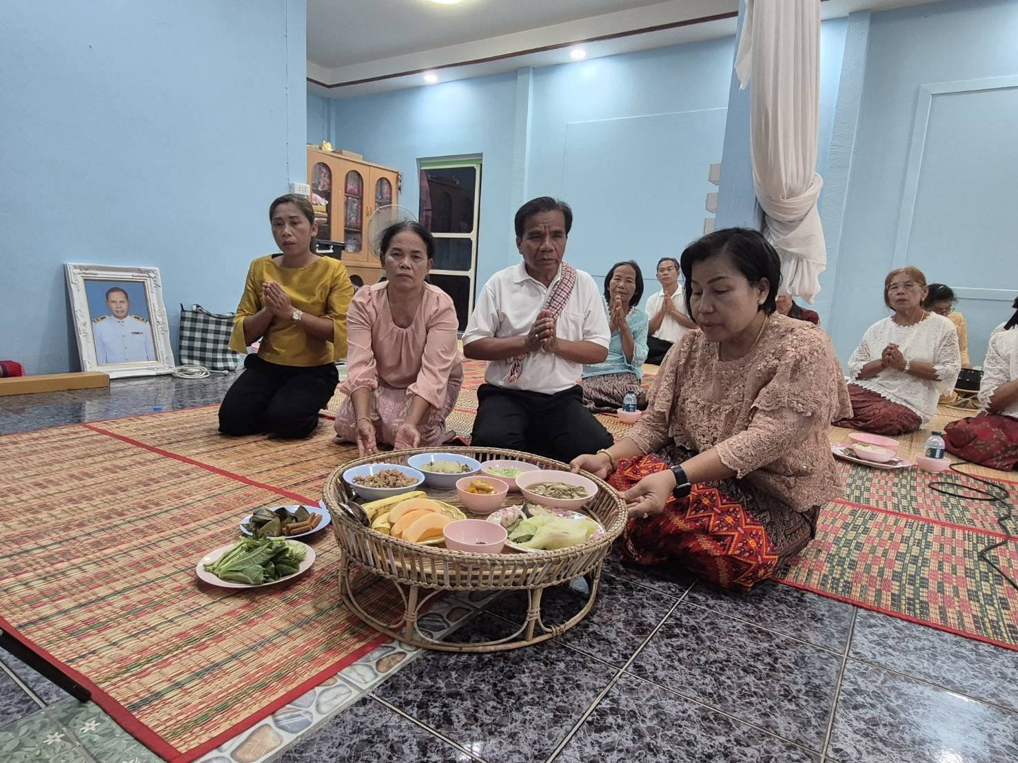  ศูนย์ศึกษาและพัฒนาชุมชนอุบลราชธานี ร่วมทำบุญอุทิศส่วนกุศลให้แก่นายวิเชียร ศรีมงคล  คู่สมรสของนางนวลจันทร์ ศรีมงคล