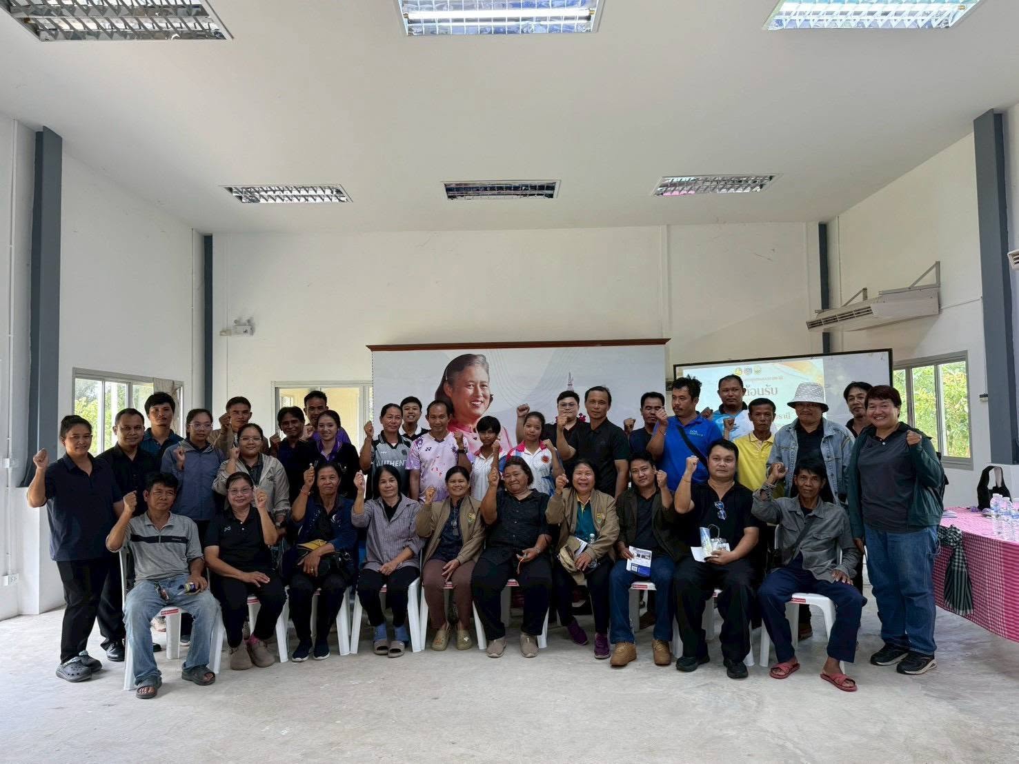 ศูนย์สารภีอุบลราชธานี  ต้อนรับคณะศึกษาดูงานจากศูนย์วิจัยพืชไร่อุบลราชธานี เรียนรู้หลักปรัชญาของเศรษฐกิจพอเพียงผ่านฐานการเรียนรู้