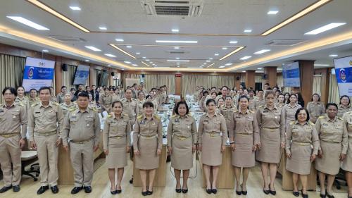 ผู้ตรวจราชการกรม (นางนวลจันทร์ ศรีมงคล) มอบแนวทางขับเคลื่อนตัวชี้วัดการปฏิบัติราชการกรมการพัฒนาชุมชน ประจำปีงบประมาณ 2569 จังหวัดศรีสะเกษ