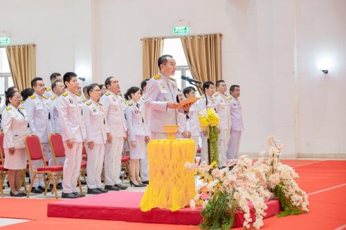 ศูนย์ศึกษาและพัฒนาชุมชนอุบลราชธานี ร่วมพิธีวางพาพุ่มดอกไม้ เนื่องใน วันที่ระลึกพระบาทสมเด็จพระพุทธเลิศหล้านภาลัย