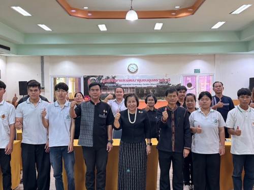  นางนวลจันทร์ ศรีมงคล ผู้ตรวจราชการกรม ปฏิบัติหน้าที่ผู้อำนวยการศูนย์ศึกษาและพัฒนาชุมชนอุบลราชธานี เดินหน้าพัฒนานักวิจัยและนวัตกรชุมชน เปิดเวทีเสริมศักยภาพการจัดทำผลงานวิจัยและนวัตกรรมงานพัฒนาชุมชน