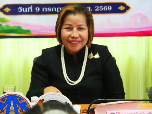 นางนวลจันทร์ ศรีมงคล ผู้ตรวจราชการกรม ปฏิบัติหน้าที่ผู้อำนวยการศูนย์ศึกษาและพัฒนาชุมชนอุบลราชธานี  ลงพื้นที่จังหวัดนครพนม เฟ้นหาคนกองทุนพัฒนาบทบาทสตรีดีเด่น